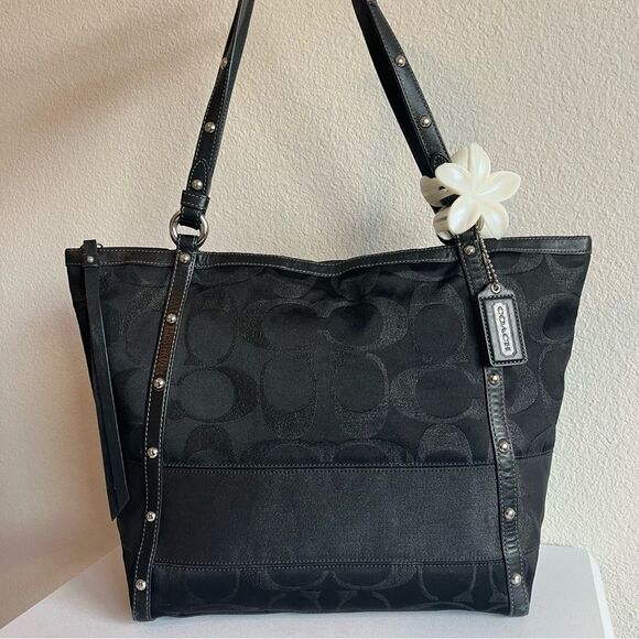 COACH Signature Y2K Shoulder Bag Tote Poppy Hampton SoHo - Picture 1 of 10